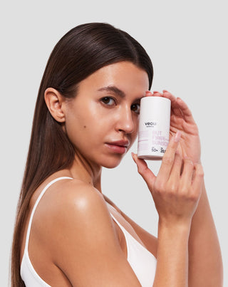 Lightweight anti-photo-aging cream But first, sunscreen SPF 50+ Veoli Botanica - 3