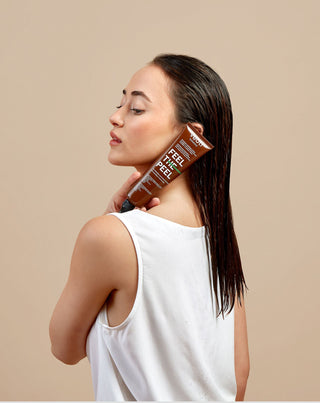 Feel the peel scalp scrub with AHA/BHA acid complex and aloe vera juice by Veoli Botanica - 3