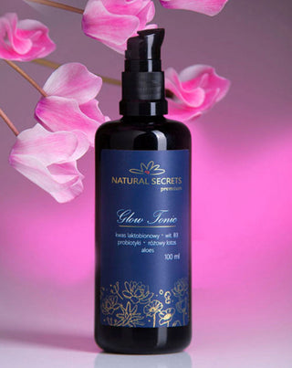Natural Secrets face toner with PHA acids to brighten blemishes and tighten pores