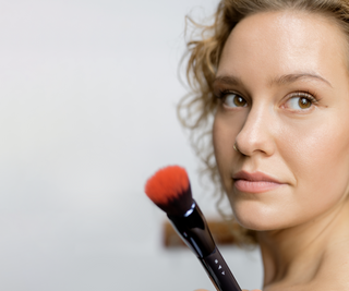 Say Makeup foundation brush with two bristle lengths for building coverage No. 8