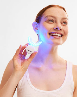 Teeth whitening kit with LED lamp and Light & Bright Smilebite whitening gel