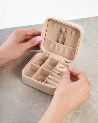 Small jewelry box with compartments, rollers and hooks, cream Mys_1 - 2