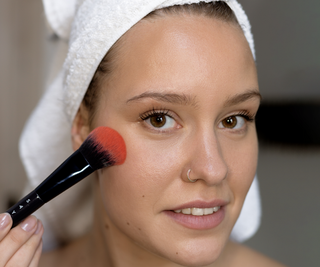 Say Makeup blusher or bronzer brush with a rounded tip No. 9 - 2