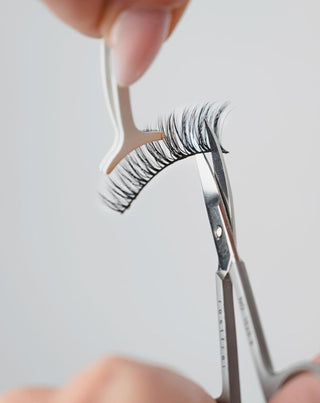 Bamm!Lashes Mysterious Gal 2D false strip eyelashes for repeated use - 4