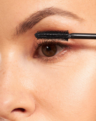 Nutridome curling mascara with rice bran wax and a precision brush - 2