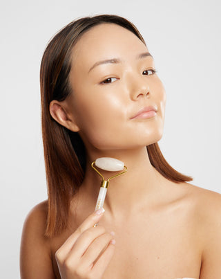 White Jadeite Face Massage Roller Reducing Dark Circles and Puffiness Uddo - 2